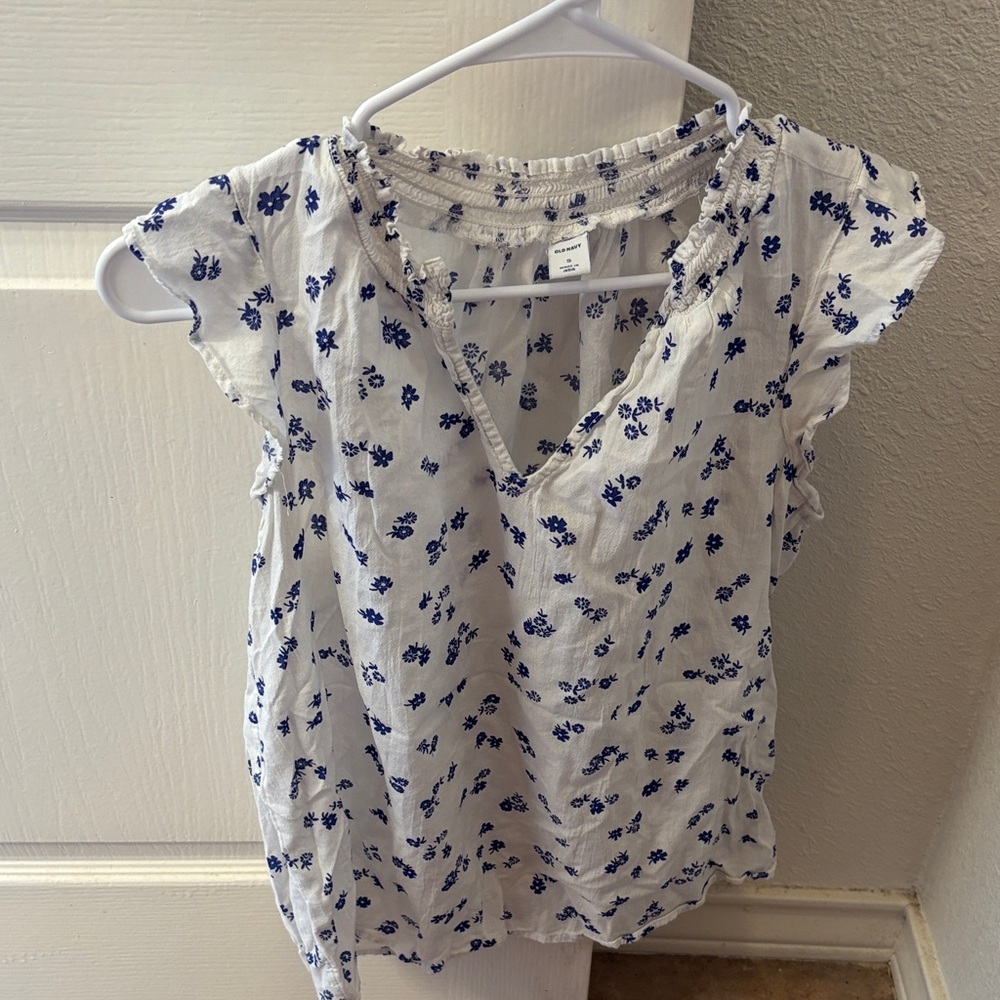 Old Navy White and Blue Floral Blouse